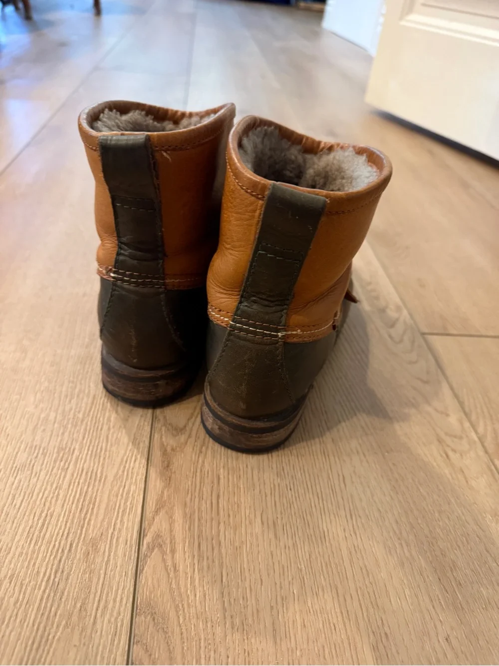 Frye Veronica Duck Engineer Sherling Winter Boots